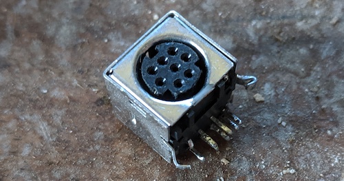 Desoldered the Mini-DIN 8 connector